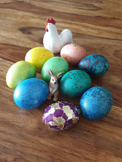 This image has an empty alt attribute; its file name is pisanki.jpg