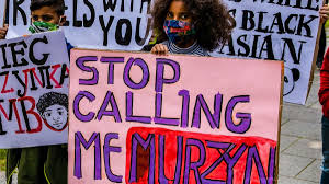 Dziewczynka z protestu: Zmieniam świat! Stop calling me Murzyn!